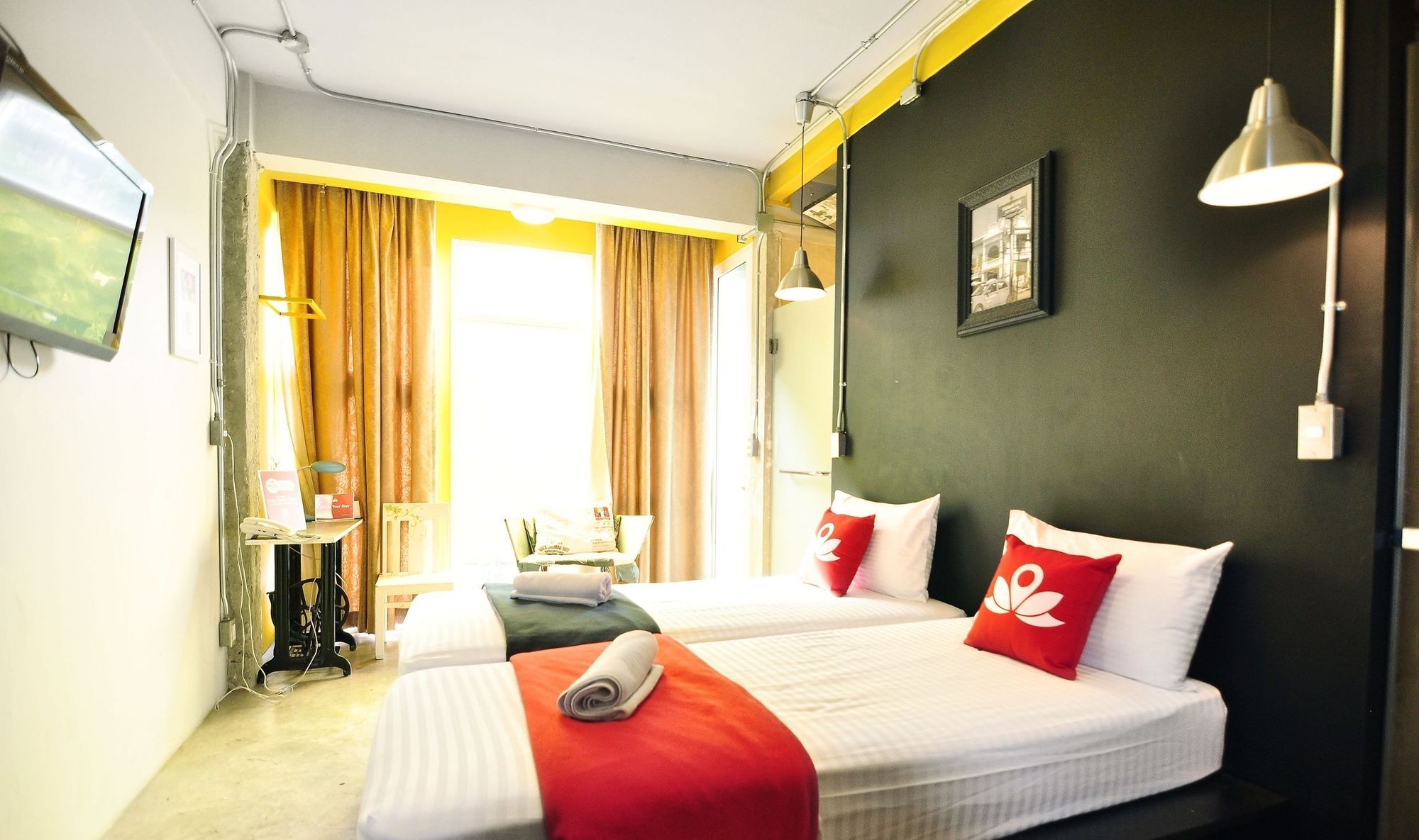 Zen Rooms Silom 14 กรุงเทพมหานคร ภายนอก รูปภาพ