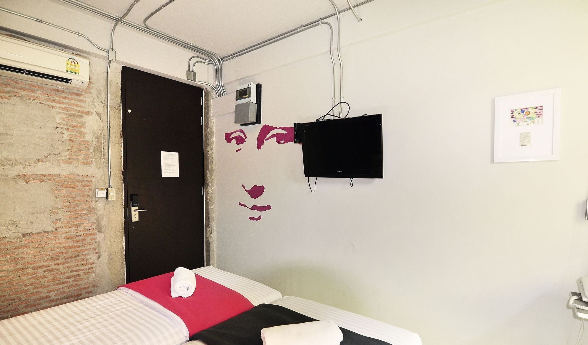 Zen Rooms Silom 14 กรุงเทพมหานคร ภายนอก รูปภาพ