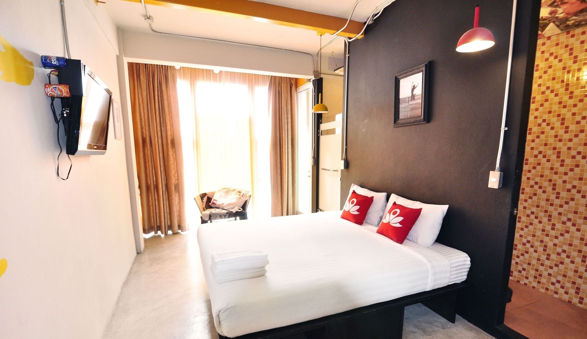 Zen Rooms Silom 14 กรุงเทพมหานคร ภายนอก รูปภาพ