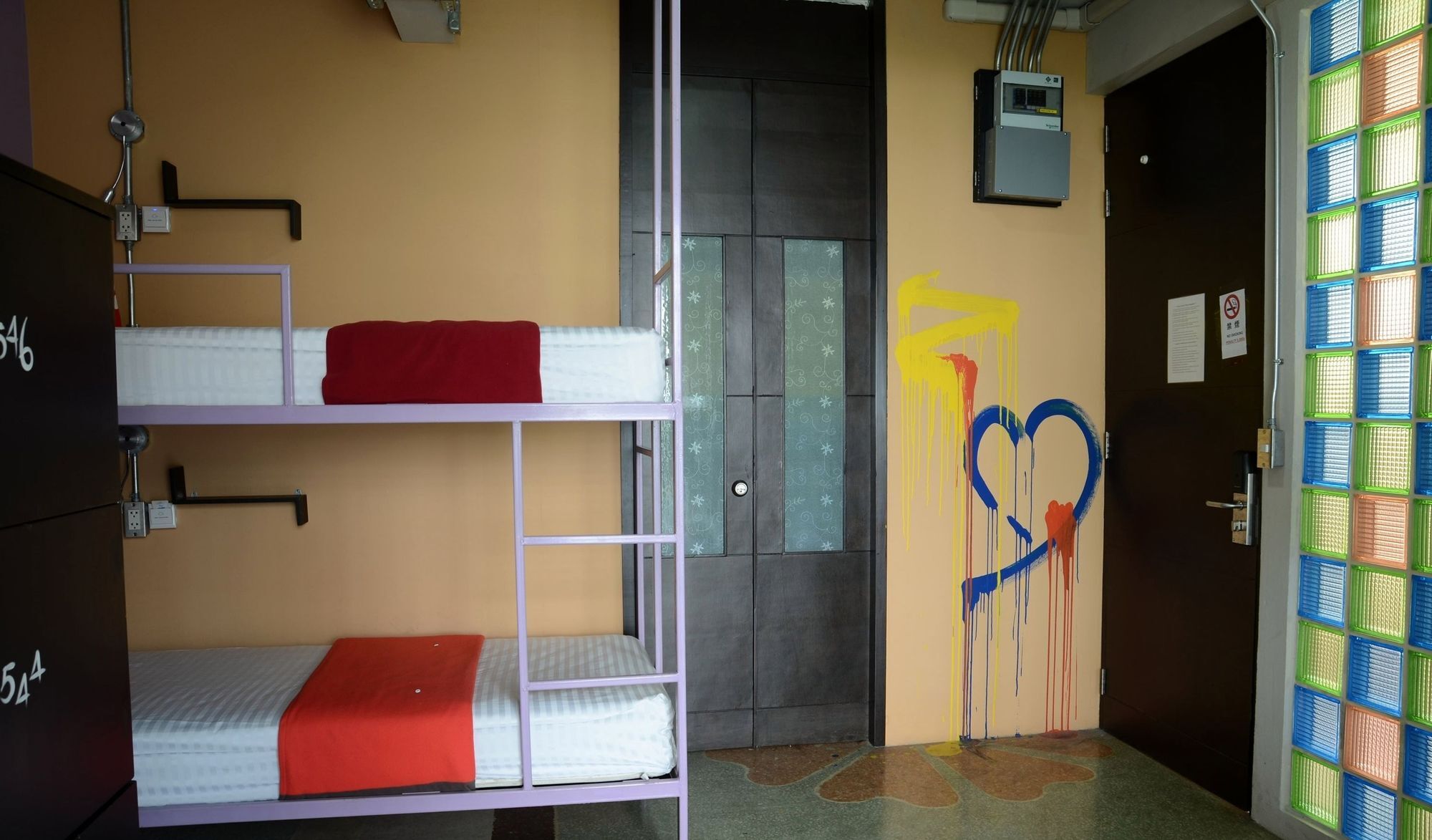 Zen Rooms Silom 14 กรุงเทพมหานคร ภายนอก รูปภาพ